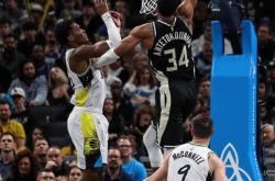 开云下载-包含NBA球员赛后私下表现吸粉不断，获球迷喜爱的词条