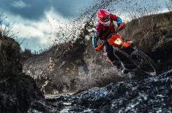 开云体育直播-美加墨世界杯焦点战，巴拉圭粉碎曼联战术，如何改写足球版图？