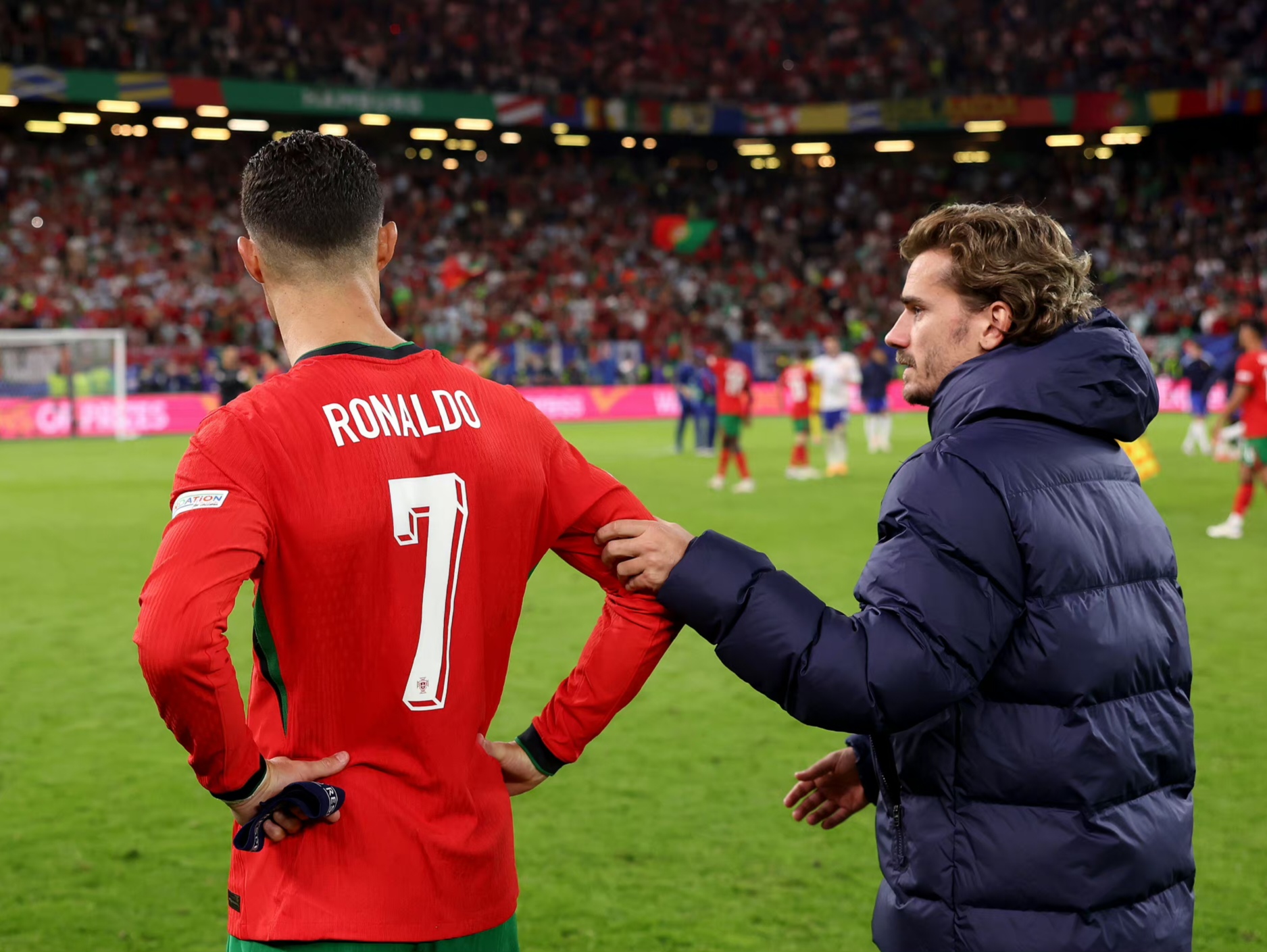 葡萄牙点球惜败比利时,无缘欧洲杯四强,C罗表现出色的简单介绍 葡萄牙点球惜败比利时,无缘欧洲杯四强,C罗表现出色的简单介绍