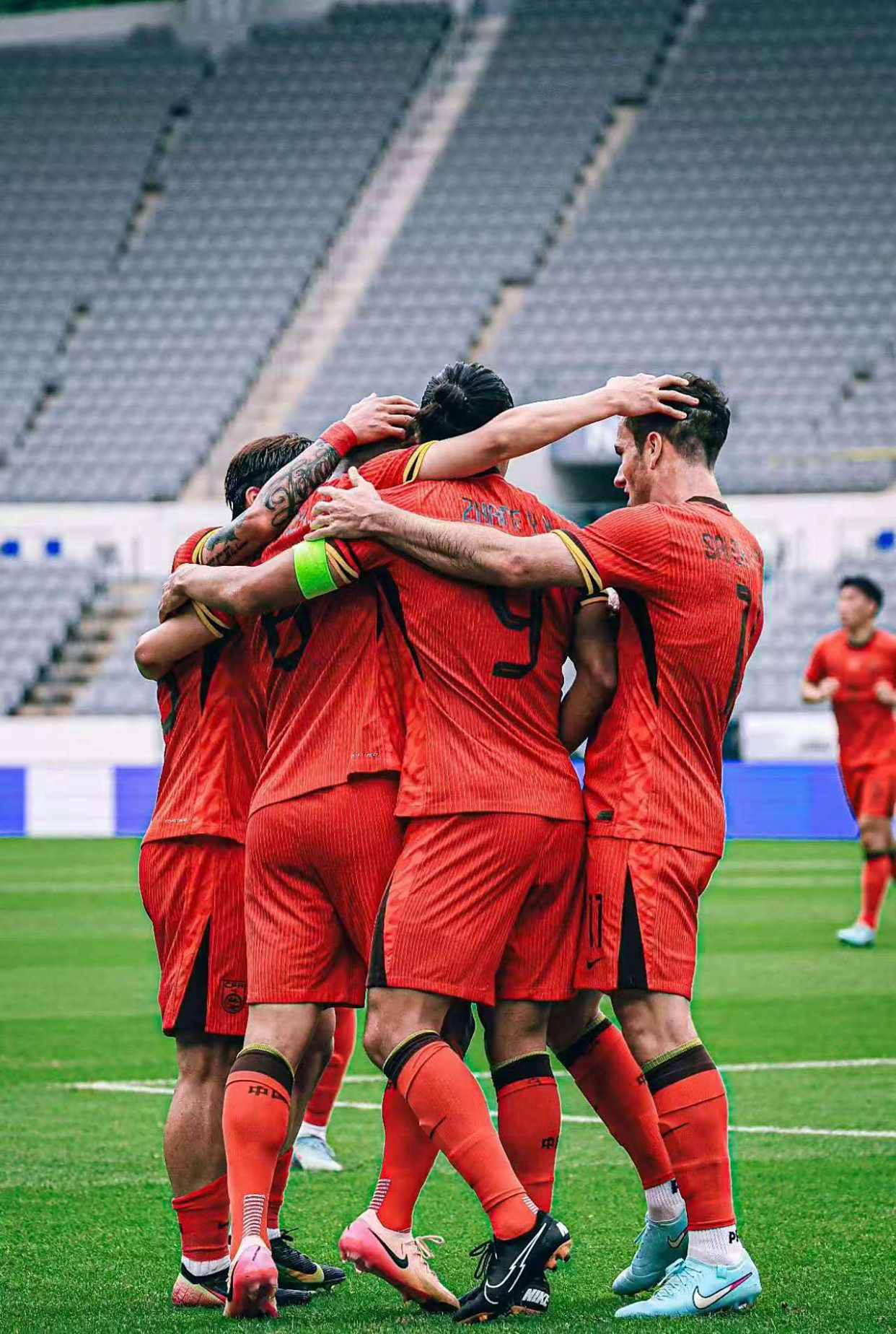 关于鲁能雄心勃勃，建立联赛连胜，威震中超赛场的信息