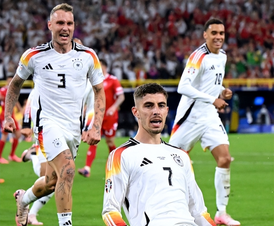 德国队实力雄厚，成功晋级欧洲杯决赛阶段