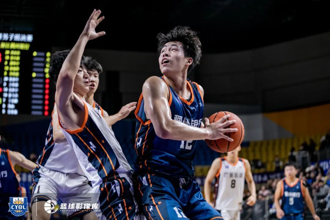 青年男篮锦标赛落幕,年轻球员展现实力 青年男篮锦标赛落幕,年轻球员展现实力