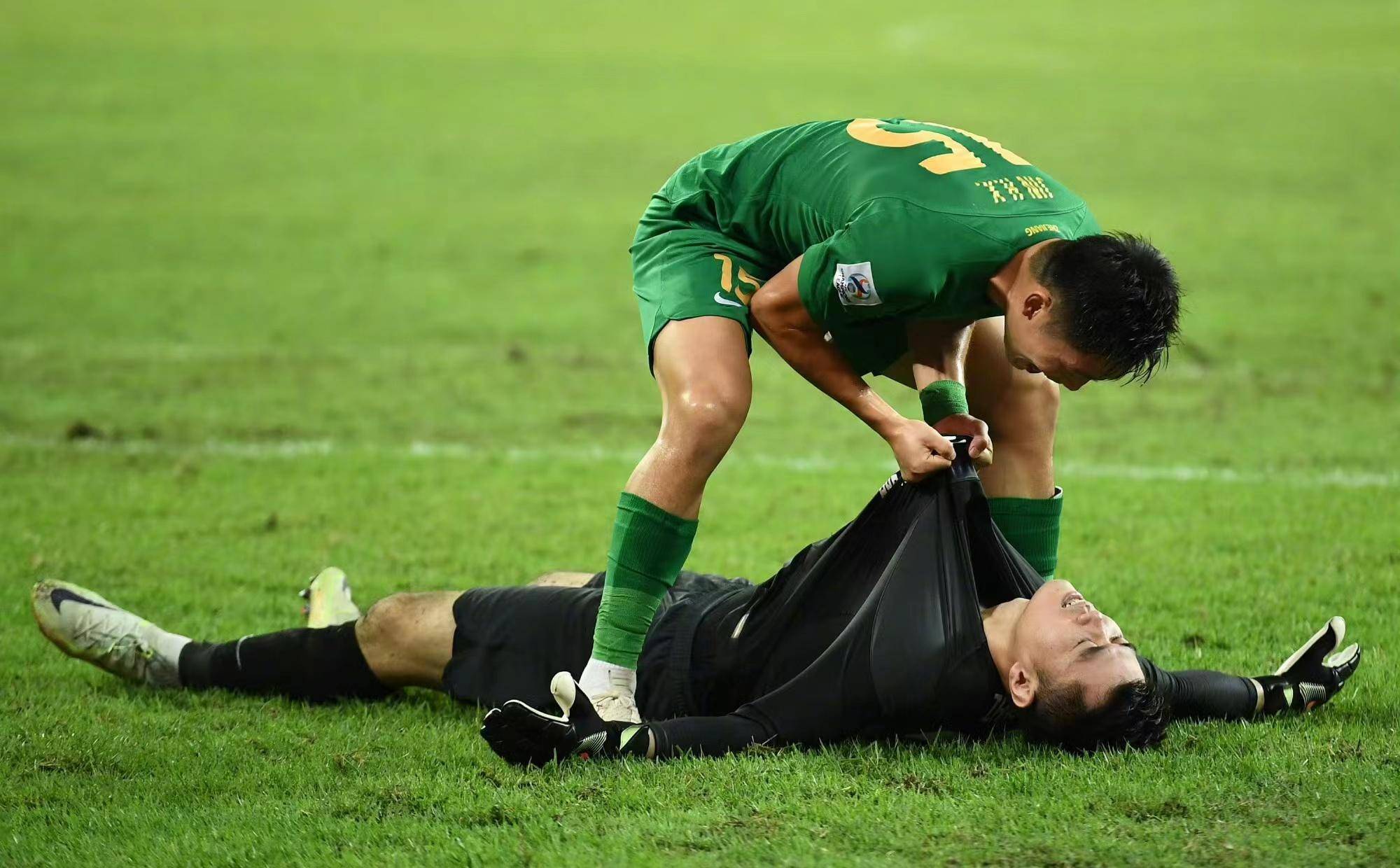 关于保级大战：山东鲁能胜江苏舜天重现“生死战”的信息