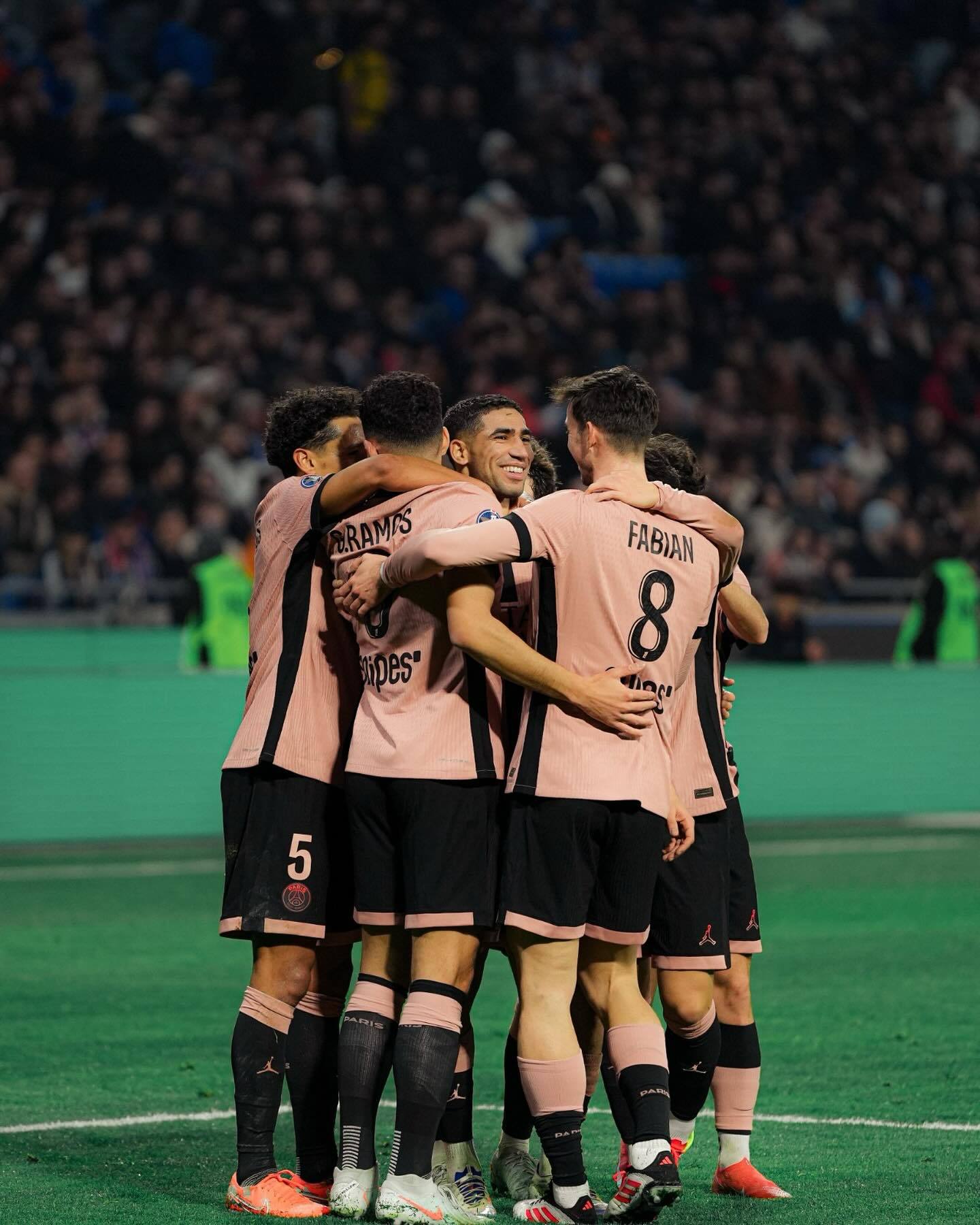 利物浦主场大胜，轻松晋级16强