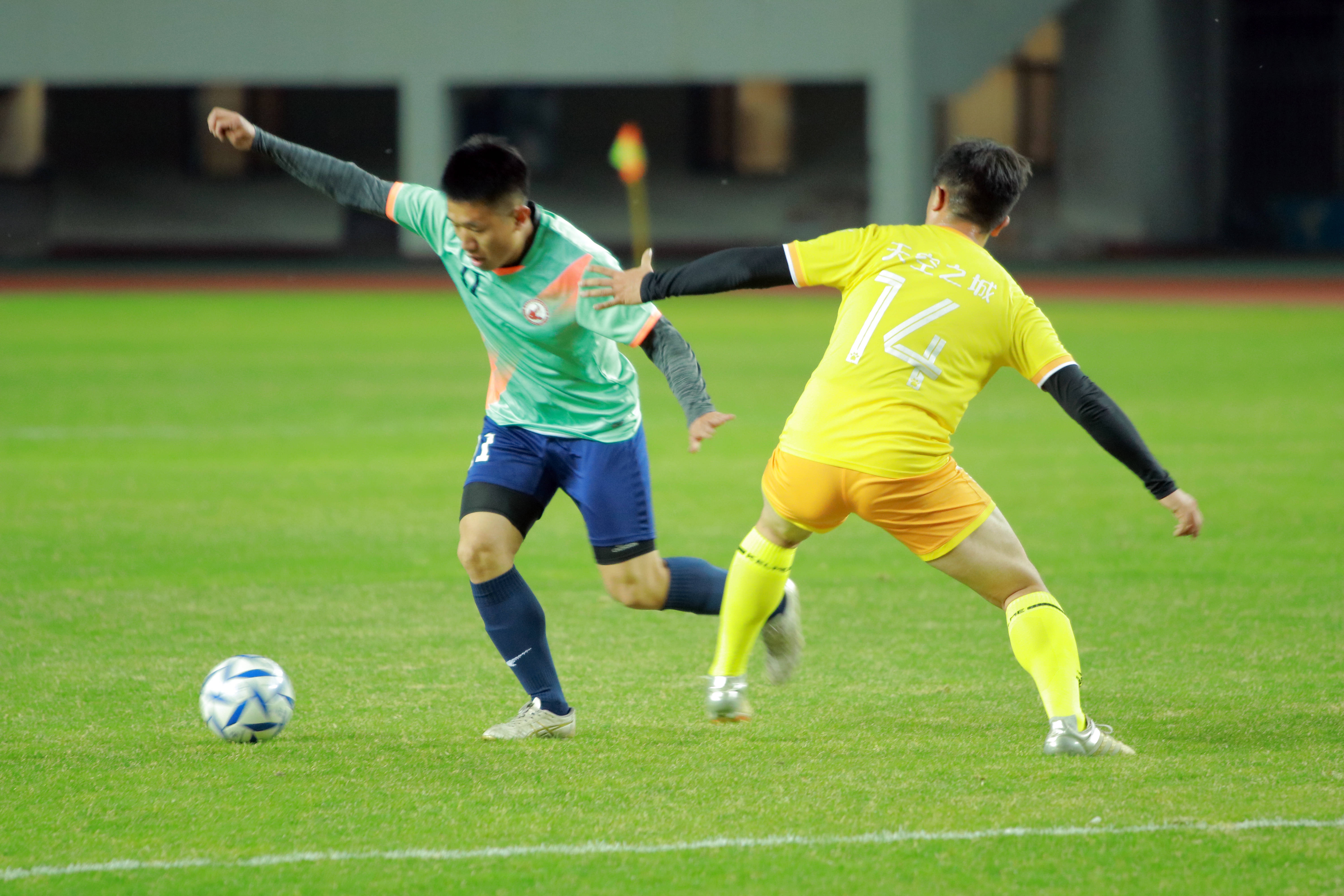 国内足球联赛最新战况抢先报道