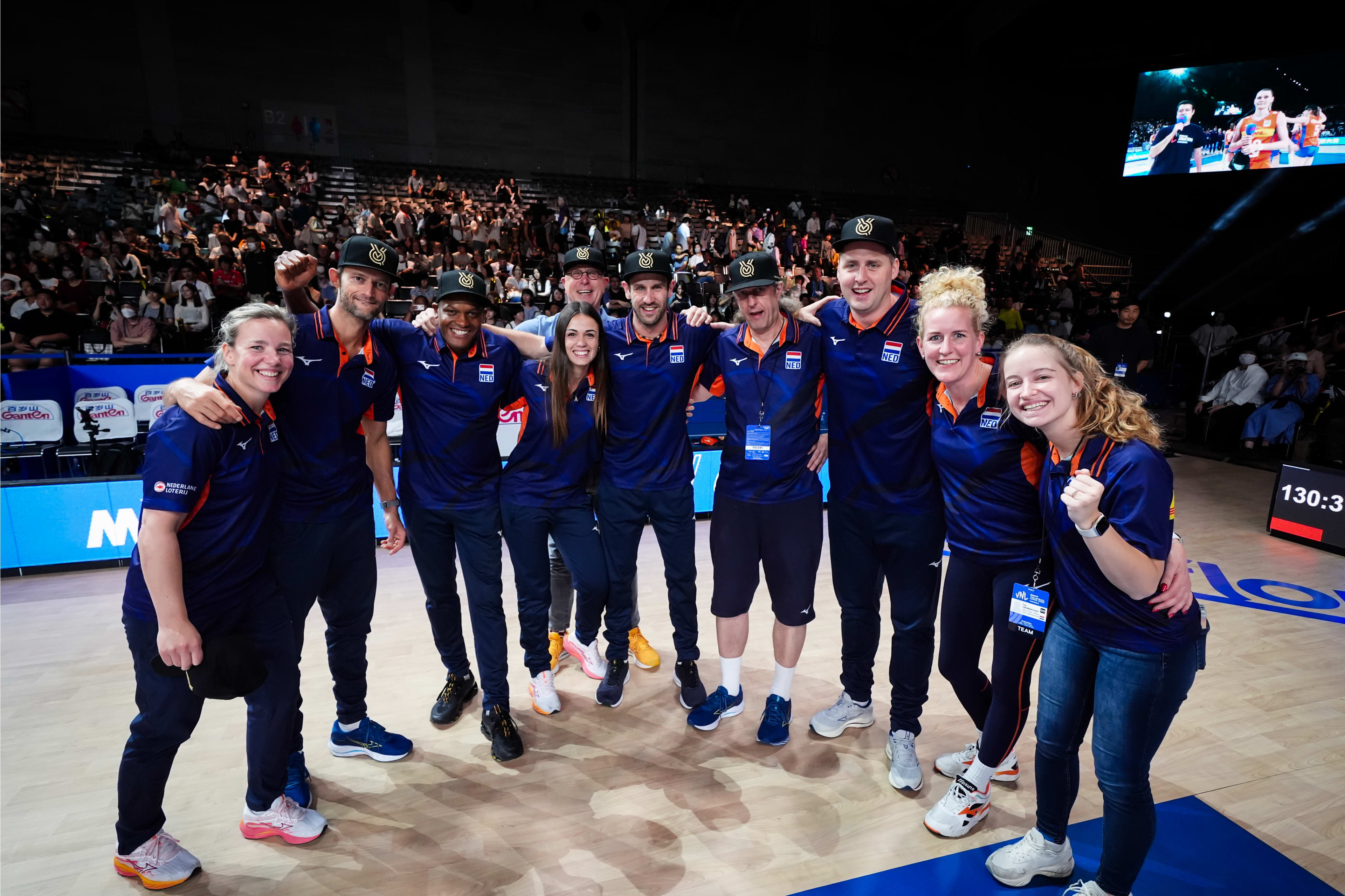 荷兰篮球联赛新赛季火爆开战，球迷热情高涨