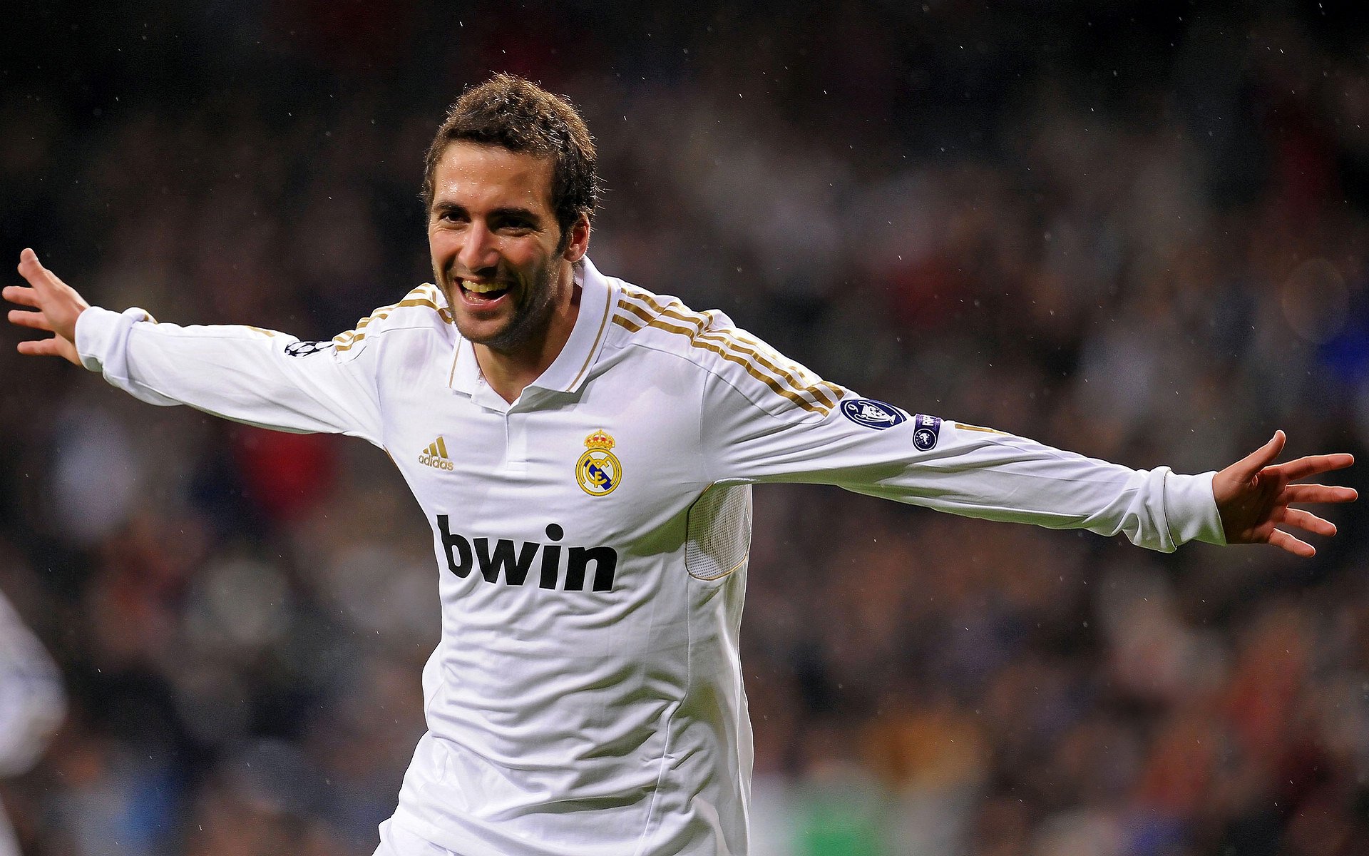 南美绿茵风暴,巴拉圭对阵秘鲁,哈兰德赛后评分拉满的跨大陆足球联想